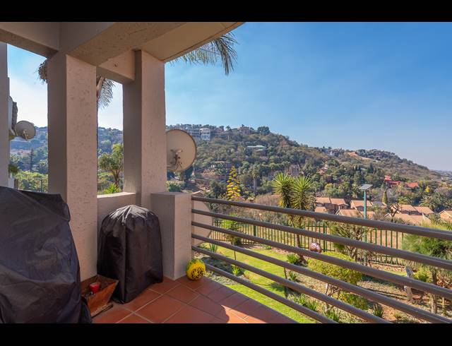 2 BEDROOM TOWNHOUSE FOR SALE IN BASSONIA